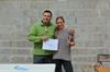 Entrega de diploma y trofeo con el juez Enrique Vazquez.